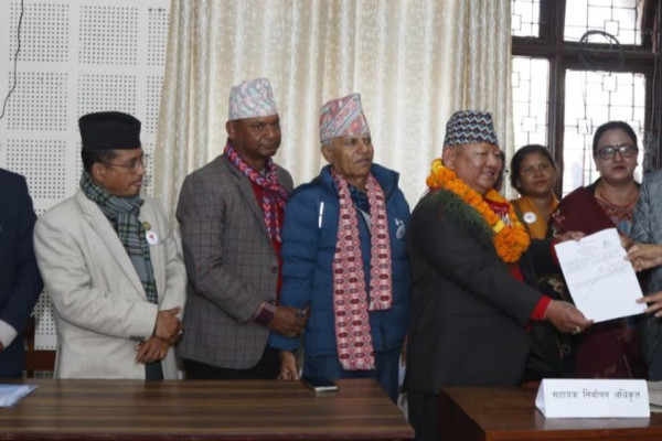 पूर्वपर्यटनमन्त्री आलेद्वारा कैलाली ५ मा मनोनयन दर्ता